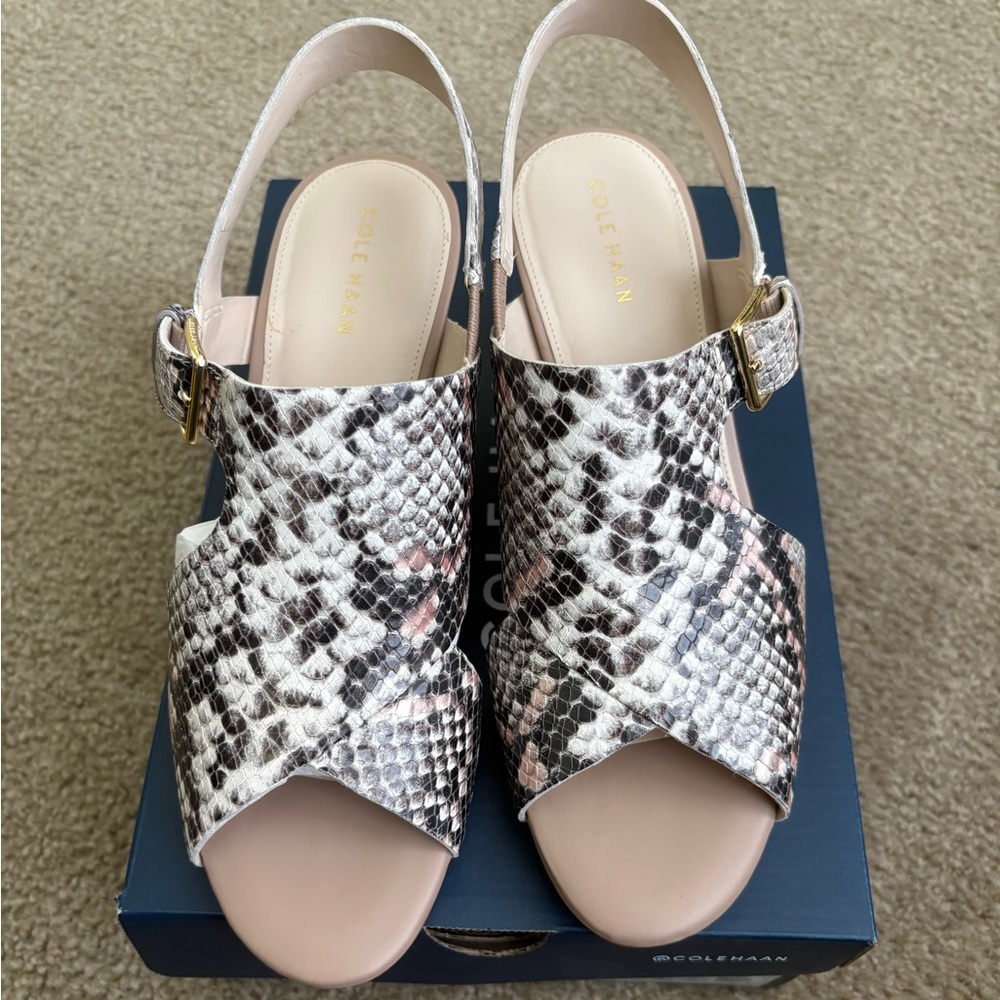 COLE HAAN LADIES SANDALS NIB 8
